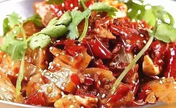 广东居然藏着一个神秘天坑,广东这座小镇藏着多少宝藏