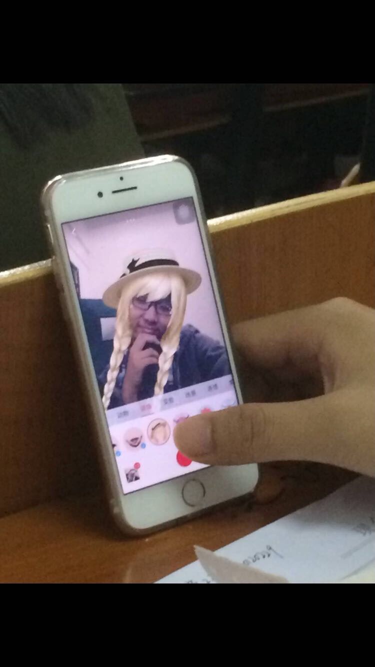 脚臭的女孩颜值高吗,长得好看的女生都有狐臭吗