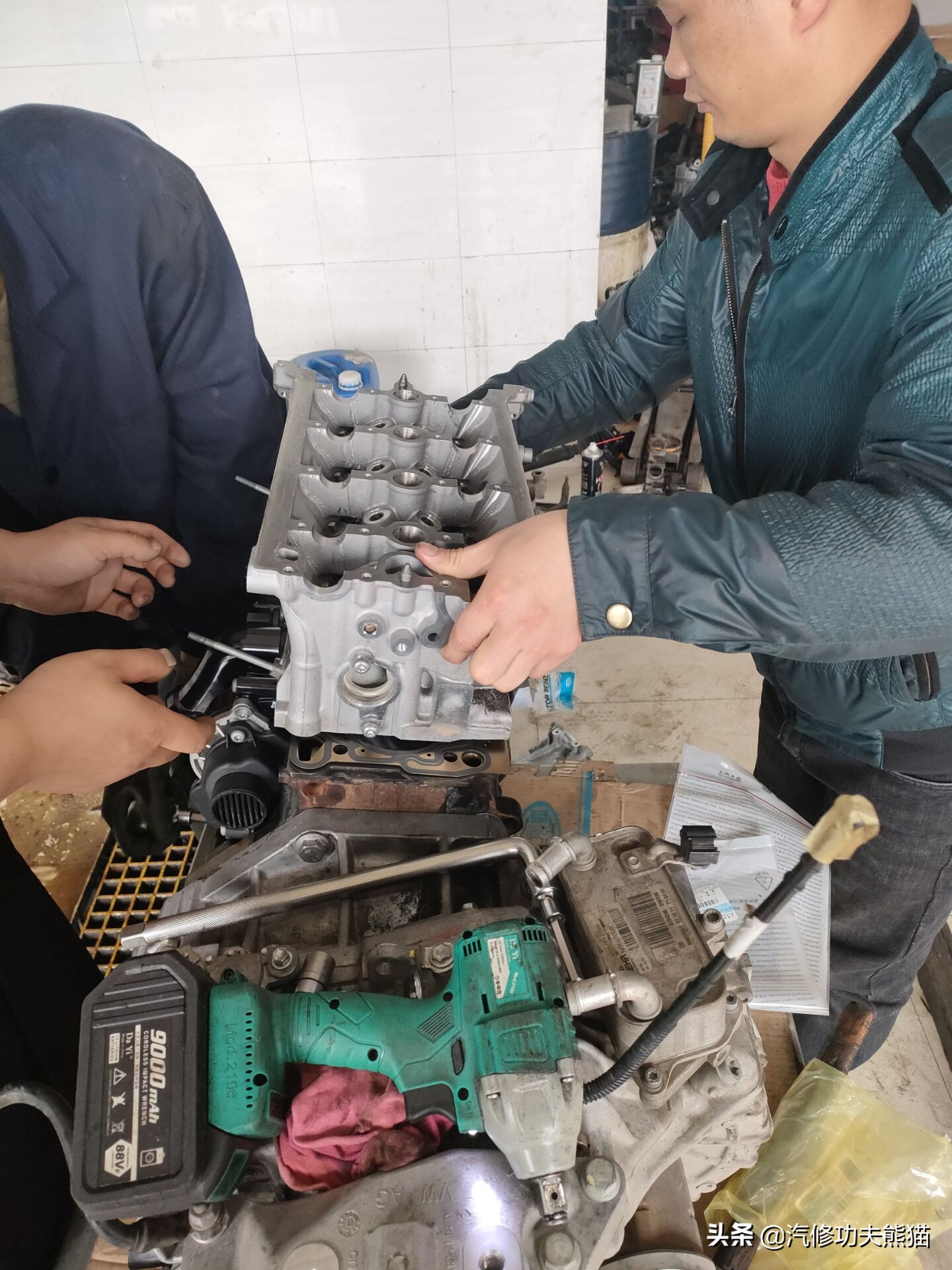 斯柯达昊锐烧机油维修视频,大众斯柯达昊锐1.8t烧机油