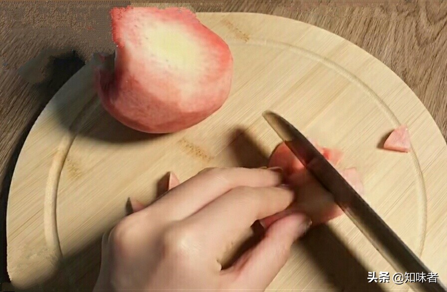 奉化用酸奶自制水蜜桃冰激凌 (怎么做白桃酸奶冰淇淋)