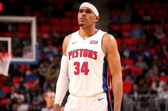 76人大胜奇才恩比德当场伤退,76人本赛季恩比德缺阵