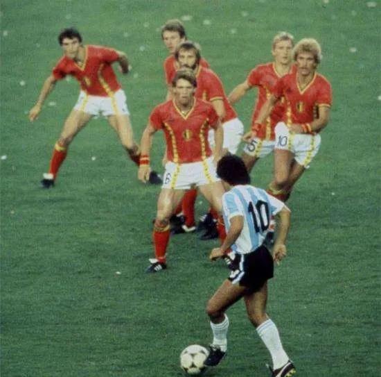 不可超越的马拉多纳,众球星眼中的马拉多纳