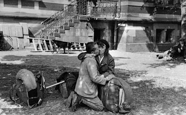 二战纳粹集中营女魔头,二战被俘虏德军老照片