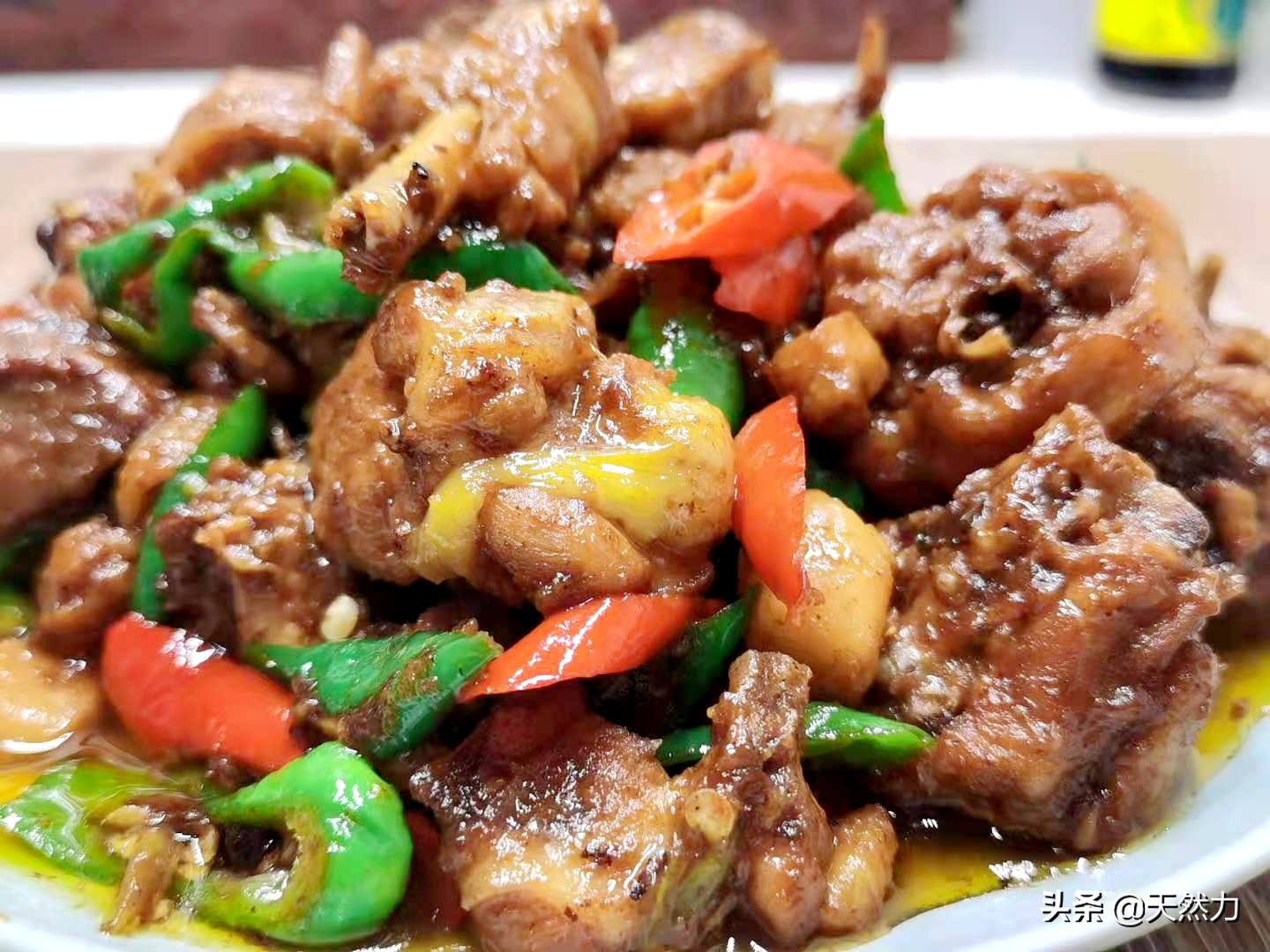 炒鸡怎么做不腥又好吃,炒鸡怎么做才能又香又嫩