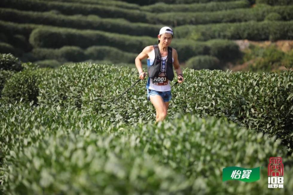 这三个跑步女神太牛了！连续26小时，在杭州西湖的群山里跑了100+公里