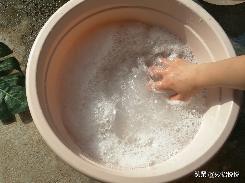 凉拖鞋脏了怎么清洗妙招,凉拖鞋脏刷不掉用什么方法