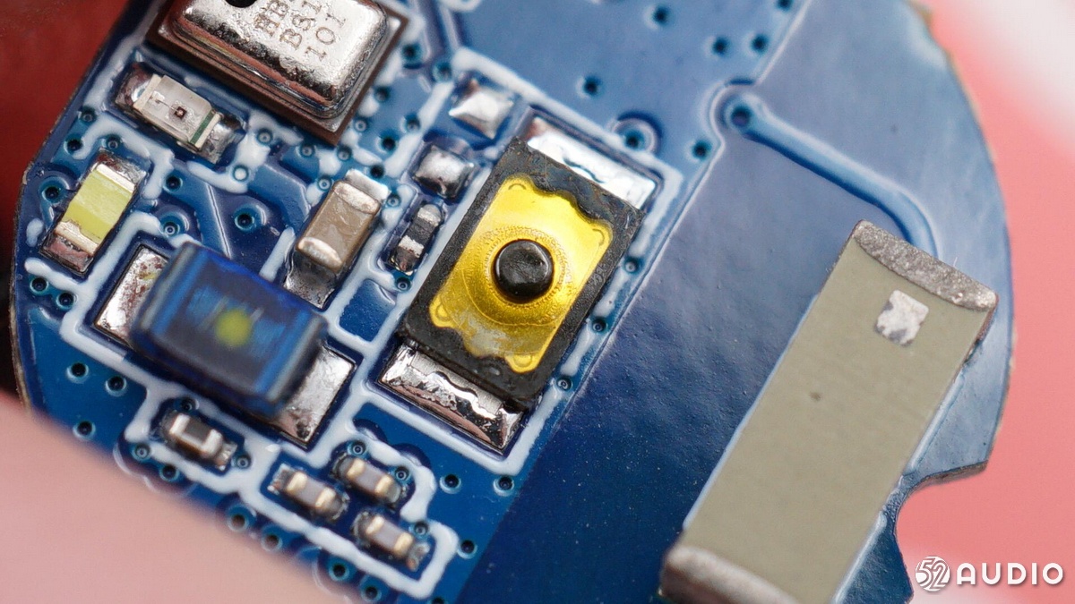 足球篮球蓝牙耳机拆解,足球款蓝牙耳机