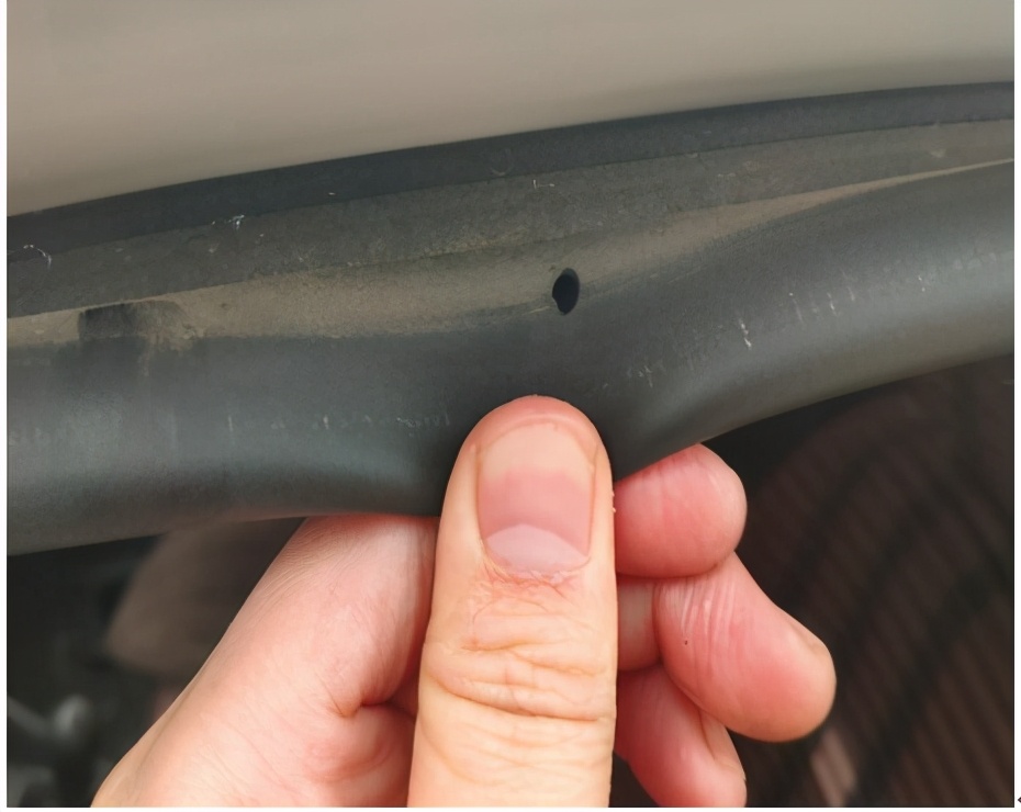 放音乐时车门共振异响怎么解决,汽车放dj歌车门异响怎么解决