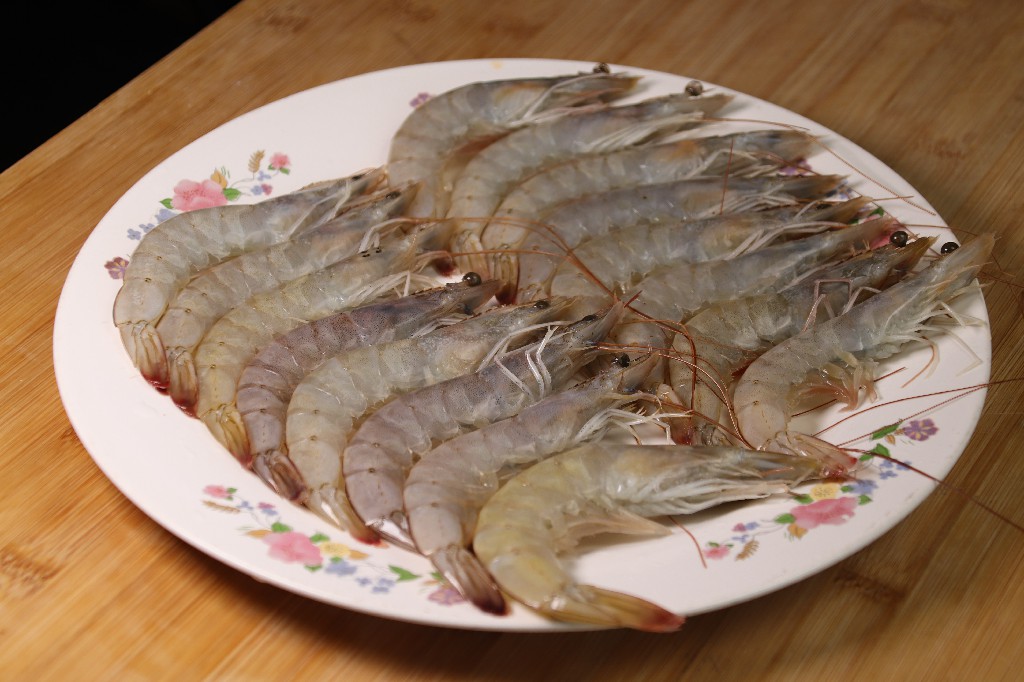 清水虾怎么煮要不要放调料,虾煮几分钟会更嫩更好吃