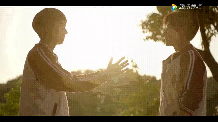 十八岁的蠢事你还能记得几件？陪你做蠢事的人还在你身边吗？