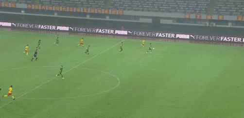 足协杯赛场爆笑一幕,足球场上爆笑瞬间中超篇