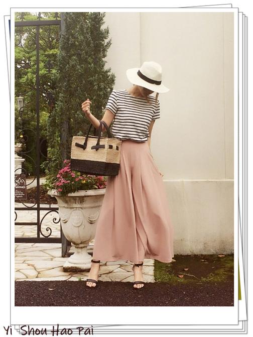 粉红色裤子搭配什么颜色上衣好看,粉红色裤子配什么上衣好看