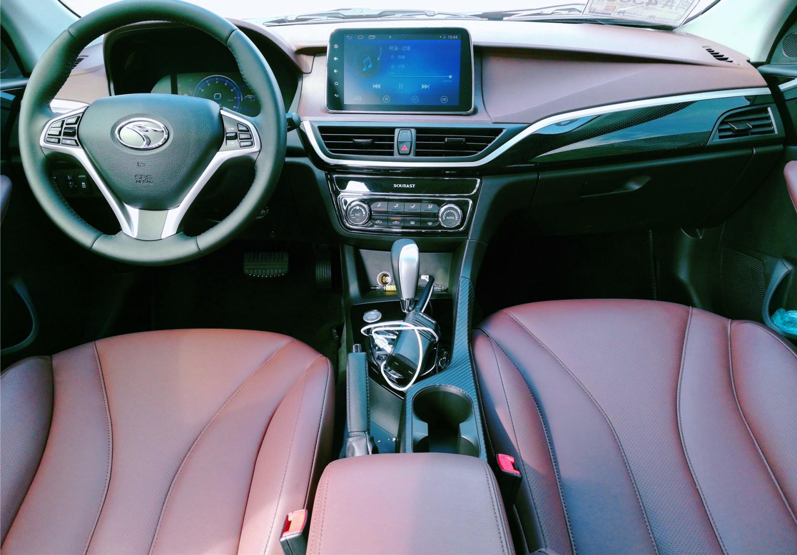 东南a5翼舞优点和缺点,2022款东南a5翼舞手动试驾