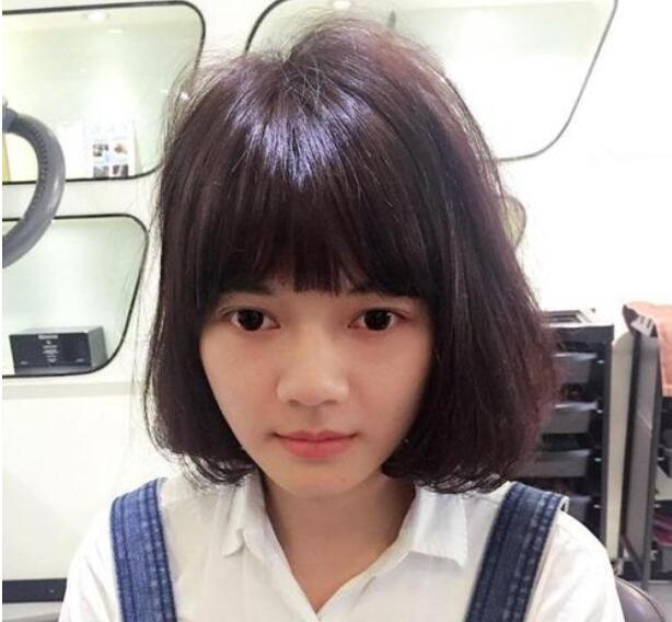 2021年大圆脸短发减龄发型图片,40-50岁圆脸洋气发型女士短发