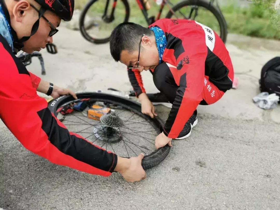 一个“疯老师”和11个“问题学生”的一场孤注一掷的冒险