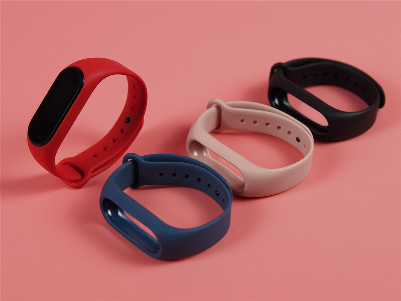 有品上架一款拥有彩色腕带可刷公交刷地铁能够模拟门禁卡黑加手环
