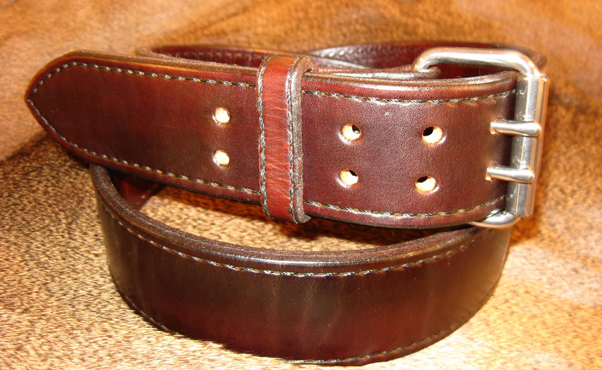 男士腰带怎么搭配好看又有气质,男士现在流行的皮带穿搭