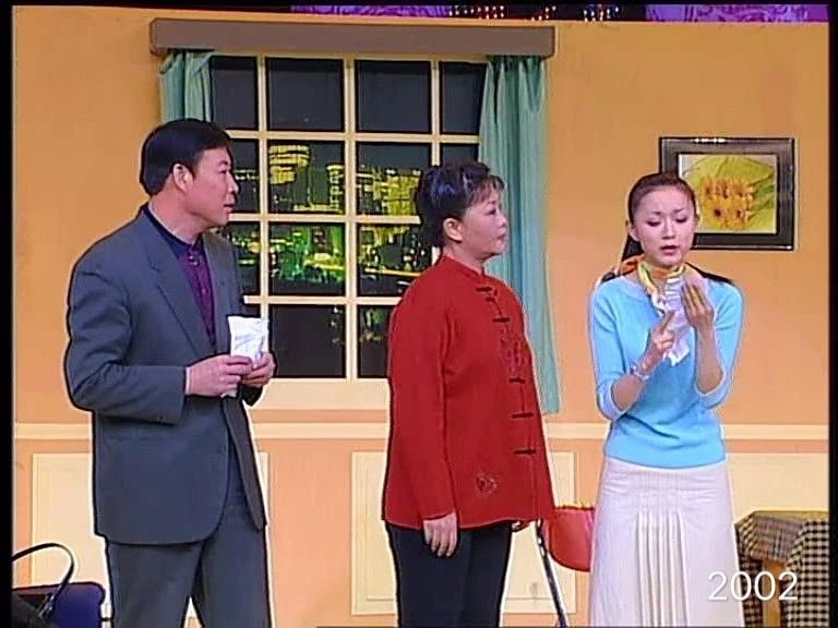 《鬓边》中爱上儿子嫁给老子的美艳新派大姐，盘点刘敏的容貌变化