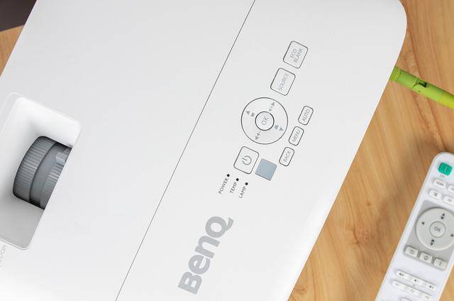 萌新扫盲贴:家用投影仪与商务投影仪的区别在那,别傻傻分不清