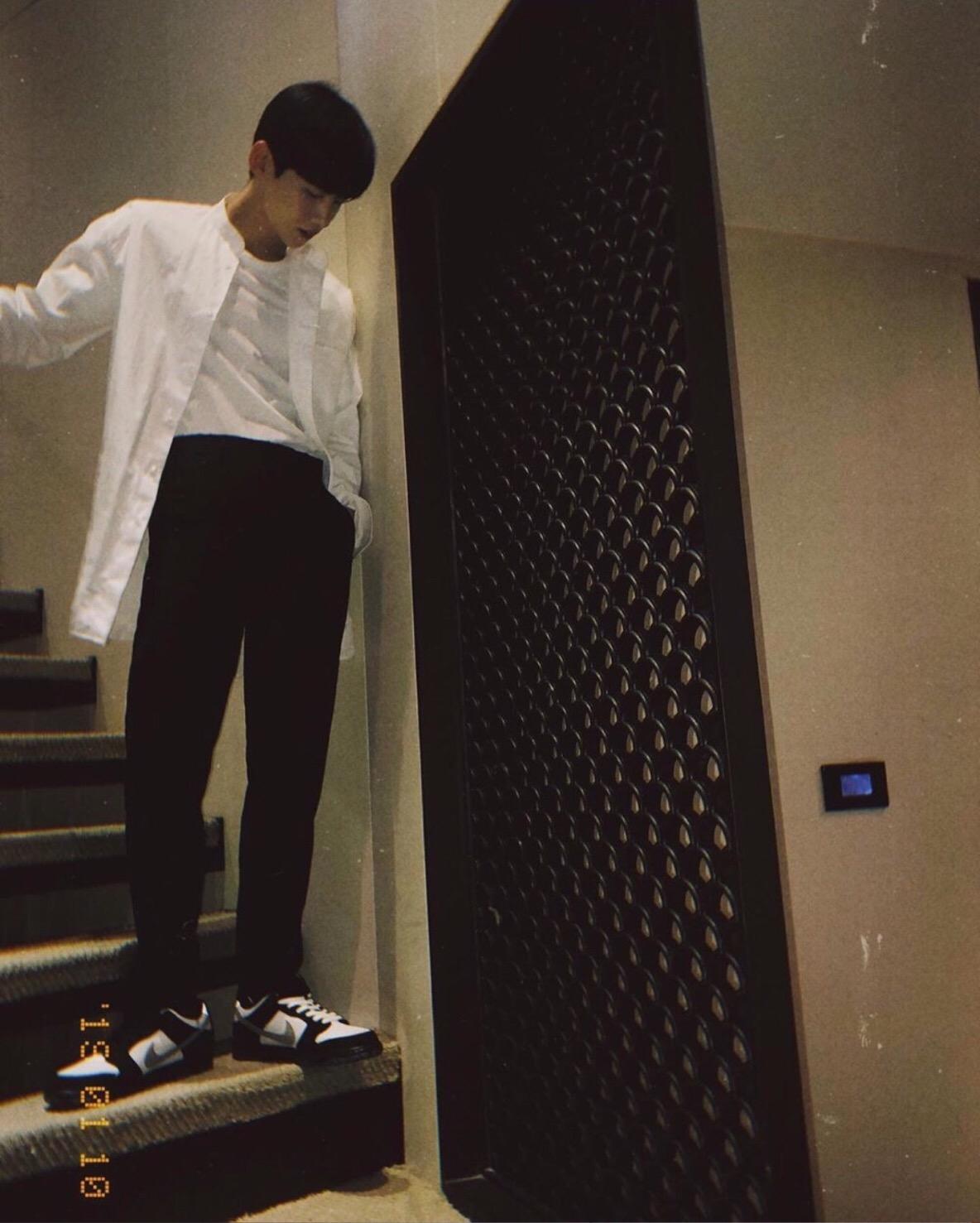 跟着明星学穿搭成熟秋冬男,穿搭男潮流最新款