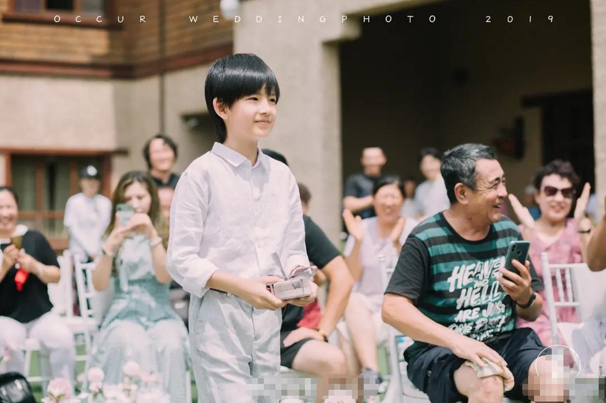 顶顶长大颜值,董洁和儿子顶顶差多少岁