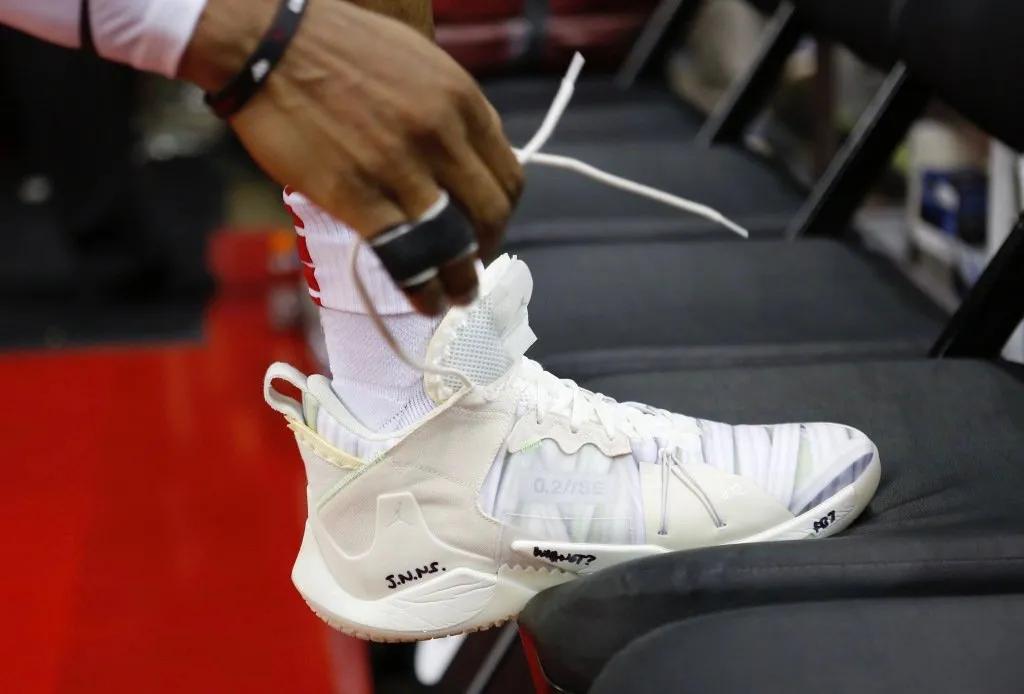 NBA球员上脚：万圣节战靴，詹姆斯欧文唐斯都有