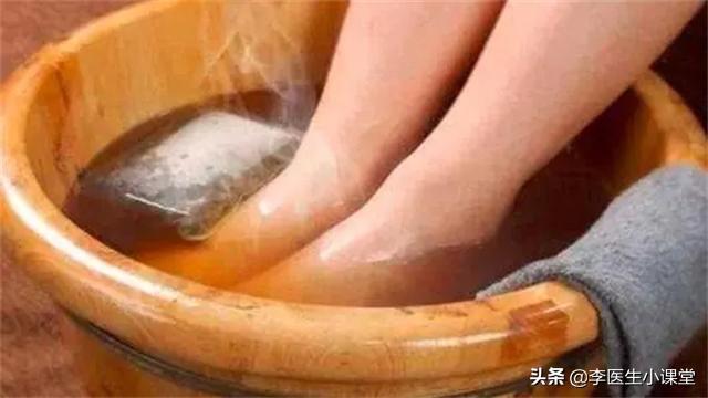 腿抽筋的原因是什么如何防治,腿抽筋是怎么回事怎么预防腿抽筋