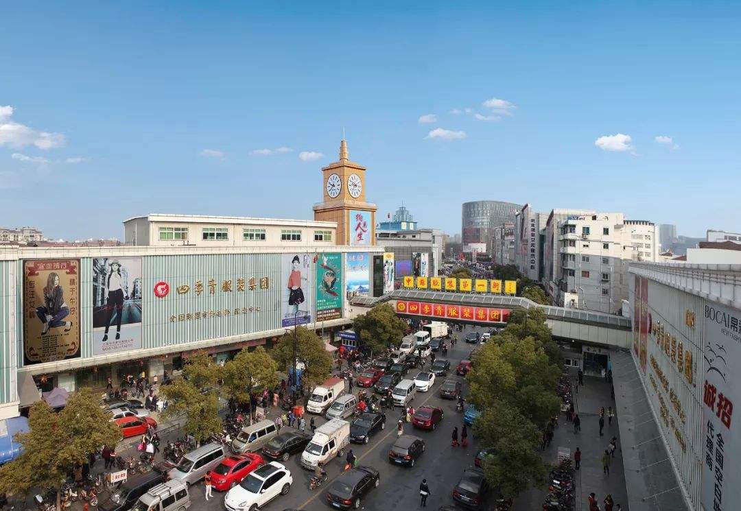 上海服装批发市场一手货源,老年服装尾货批发市场货源