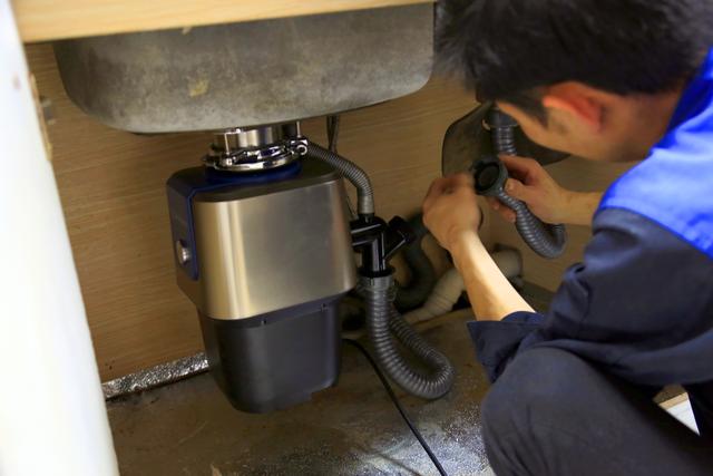 厨余垃圾处理器助你解决厨房垃圾,垃圾处理器要定期清理吗