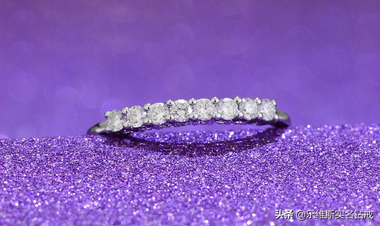 如何挑选钻戒,怎样挑选钻戒比较合适呢