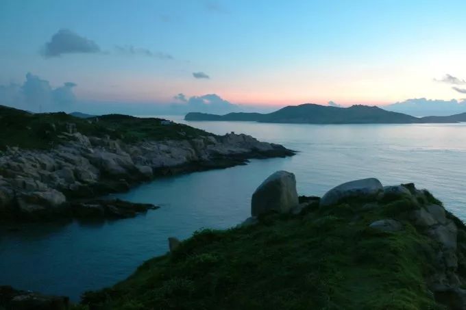 中国版圣托里尼，就在南麂岛！住一次悬崖洞穴酒店