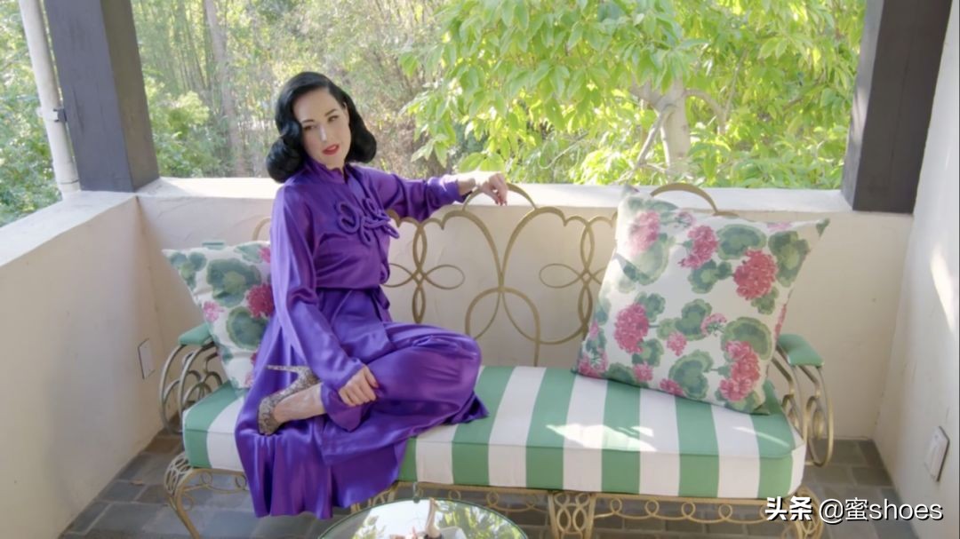 CL红底鞋的最忠实收藏者，脱衣舞娘蒂塔·万提斯魅而不俗的秘诀