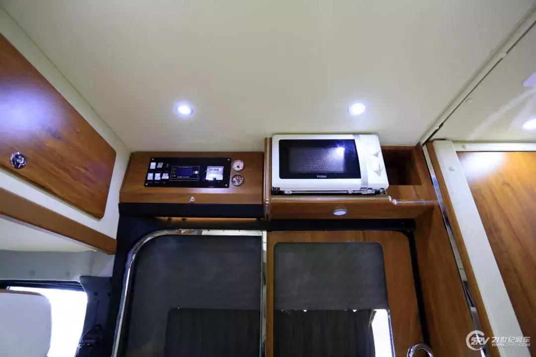 可住4人b型房车,最合理的b型房车布局4座