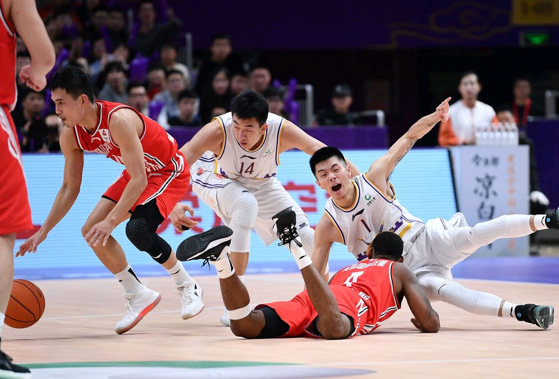 央视直播北控与新疆篮球赛,北控对青岛现场直播