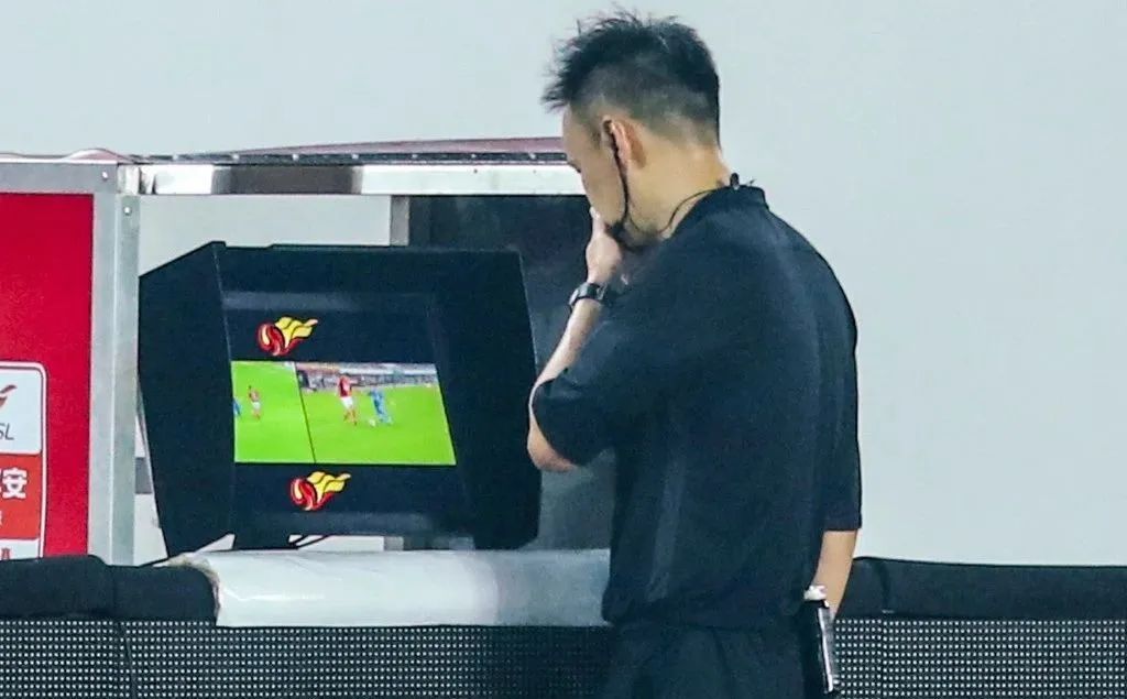 别睡啦,快醒醒,起来看中超啦