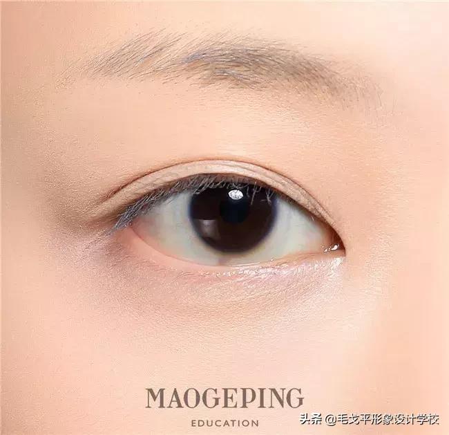 怎样画出大眼妆,如何画出精致眼妆