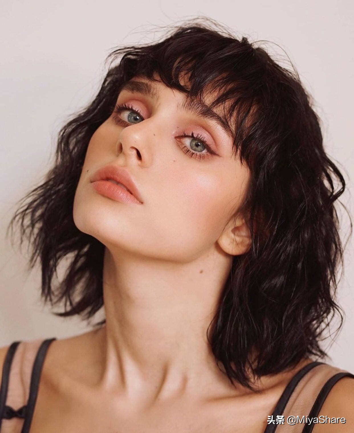 贵妇眼霜测评红黑榜,sk2跟娇兰眼霜哪个好用