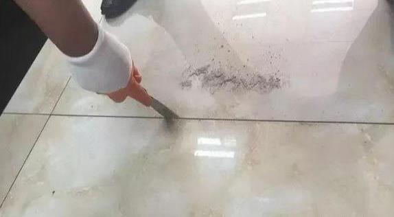 瓷砖敲起来空鼓但是看起来很牢固,瓷砖空鼓最好用什么办法解决