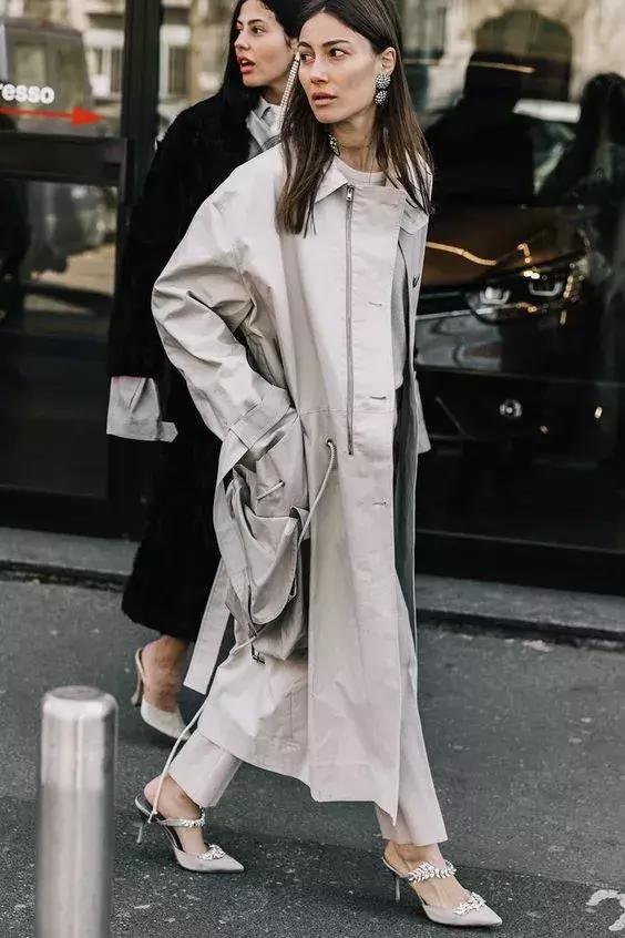 秋天买什么颜色风衣,冬天怎么挑选风衣