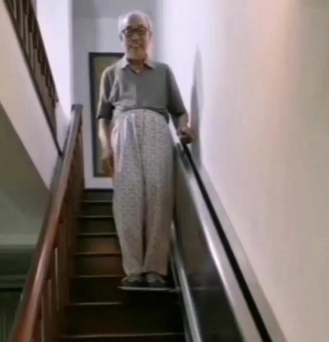 “我在这个世界过得很好”！小伙为失孤老人造神器，跑300城安装