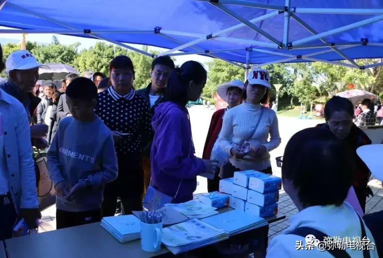昆明弥勒人山人海,来弥勒玩人山人海