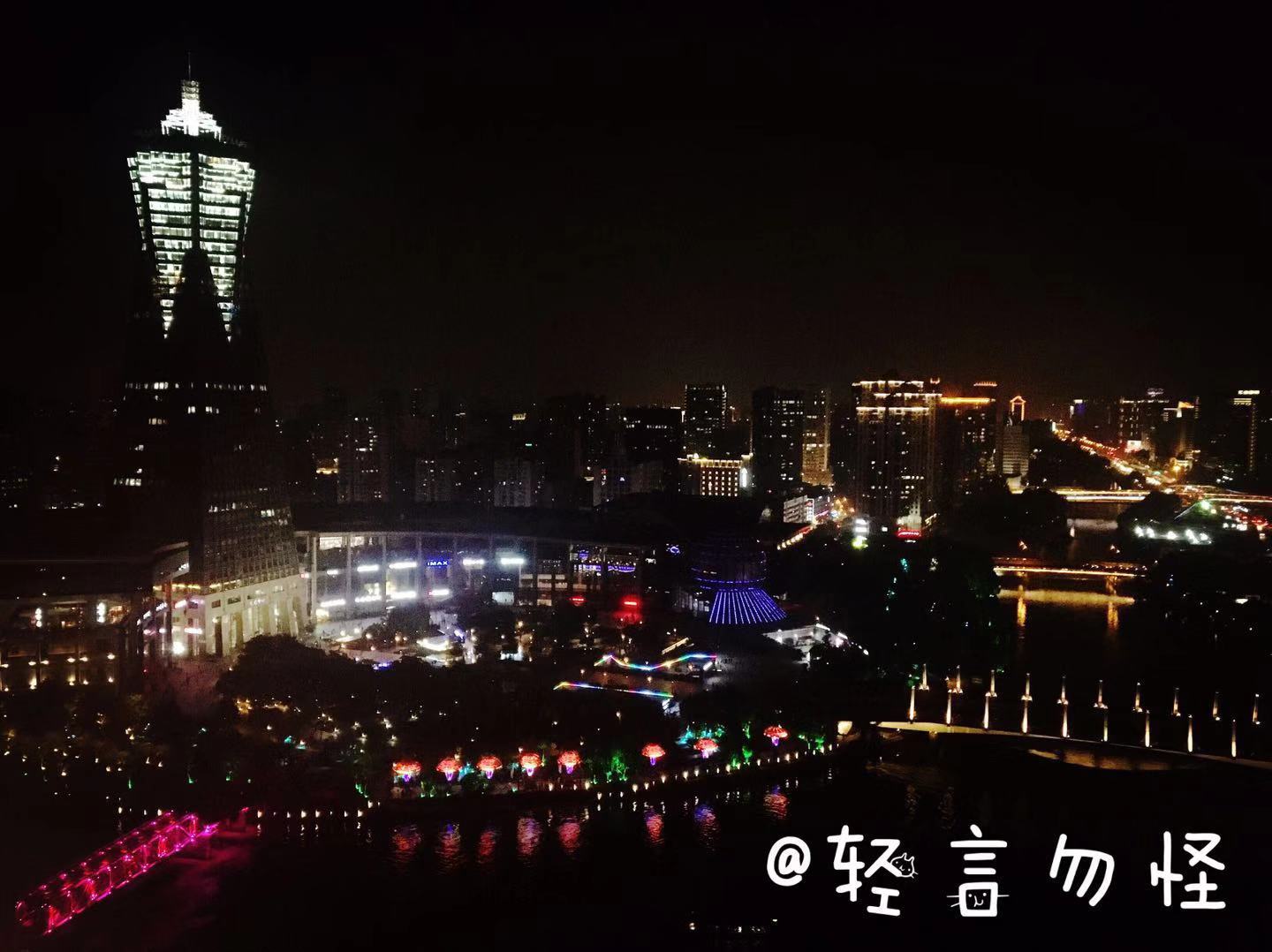 我们在面对负面情绪时首先要坦然,负面情绪就没有我们想的那么可怕