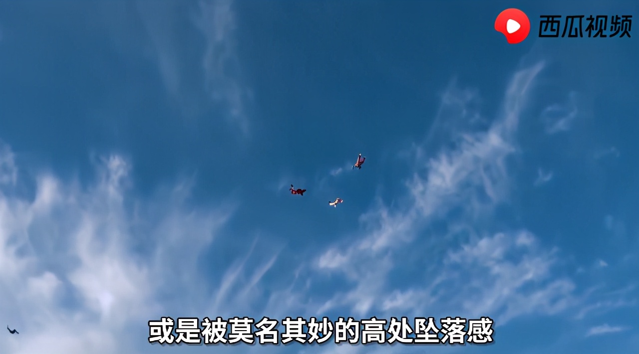 睡觉有时候会抽搐是什么意思,晚上睡觉抽动是什么原因造成的