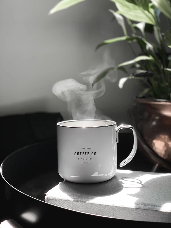 牛奶和别的饮料是不能一起喝的,牛奶和鸡蛋不能一起吃吗