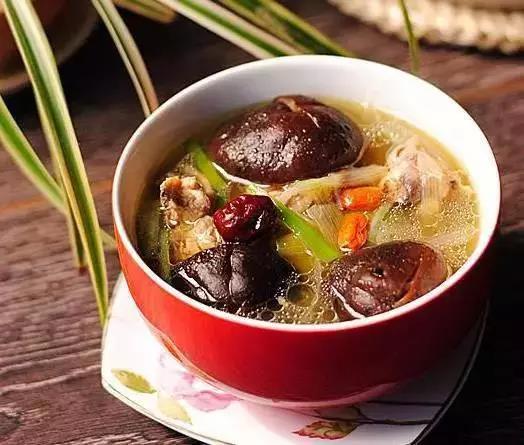 学会炖鸡汤,学会这三道汤做饭煲汤不用发愁