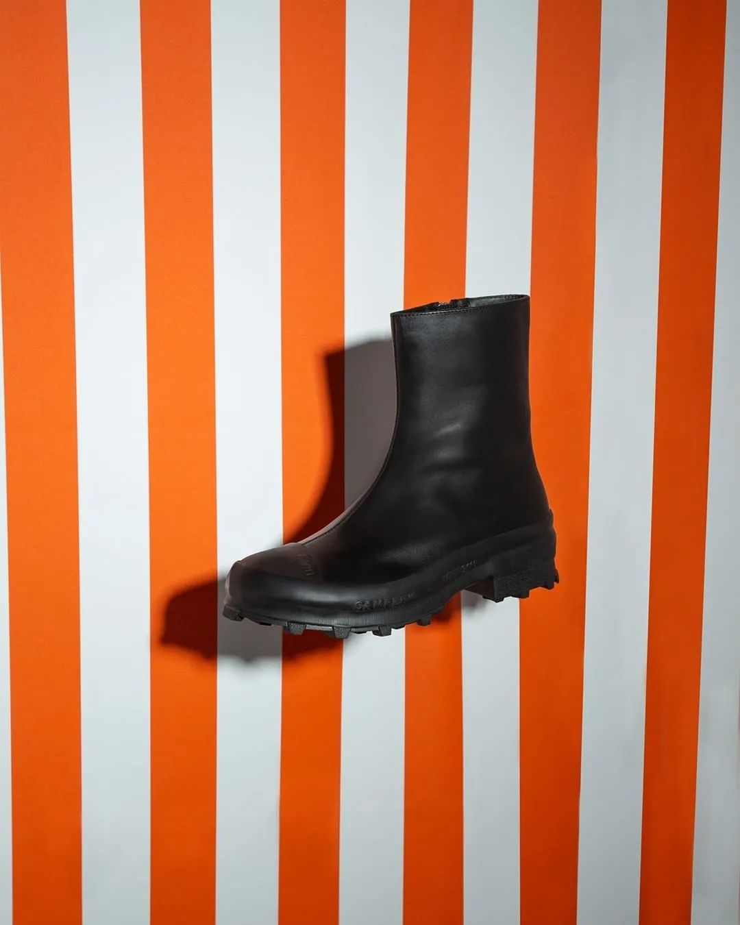 有买鞋焦虑的人看看它，让你的脚趾头也能穿上「极简」和「先锋」