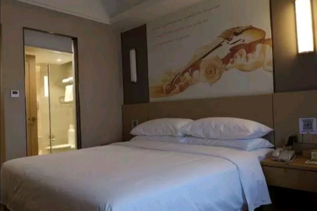 青春无悔，只要有诗和远方！3万40天游13国，幸运女孩不该骂！