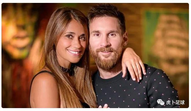 足球最深情的球员女友,足球运动员与球迷的暖心时刻