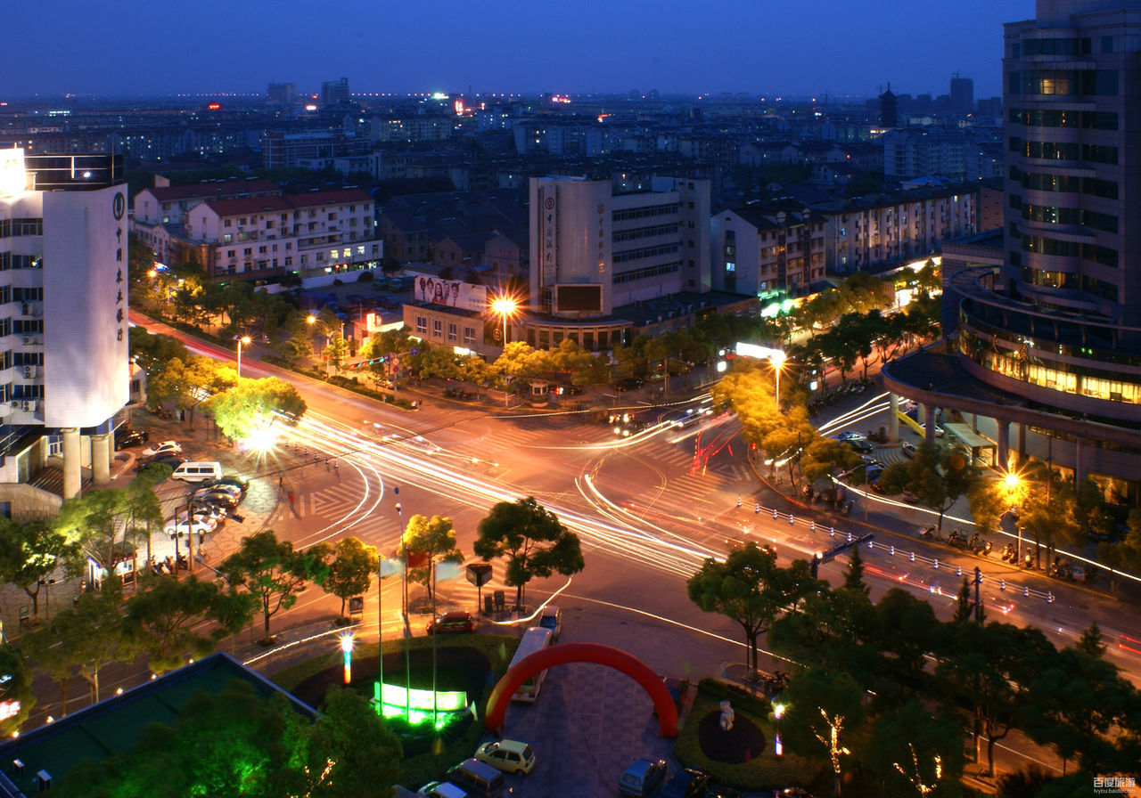 上海周边的中都华庭精装修送车位