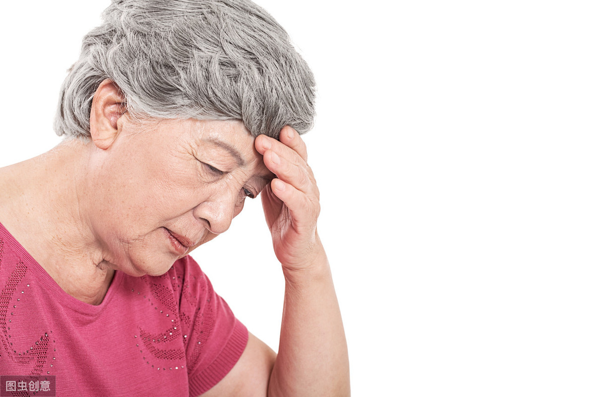 被漏尿困扰?3种负面影响,各个都糟心!医生教你1招,彻底解决